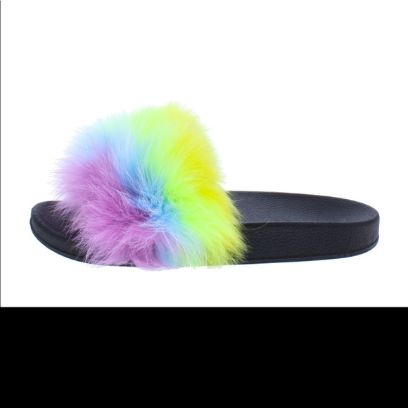 Fur Slippers - Picture 2 of 3